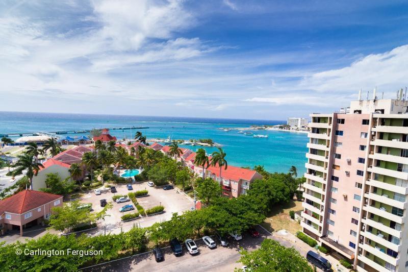 Beach-Side Condos At Turtle Beach Towers Ocho Rios Bagian luar foto