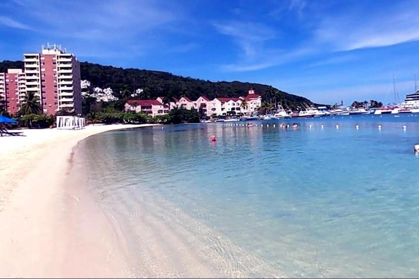 Beach-Side Condos At Turtle Beach Towers Ocho Rios Bagian luar foto