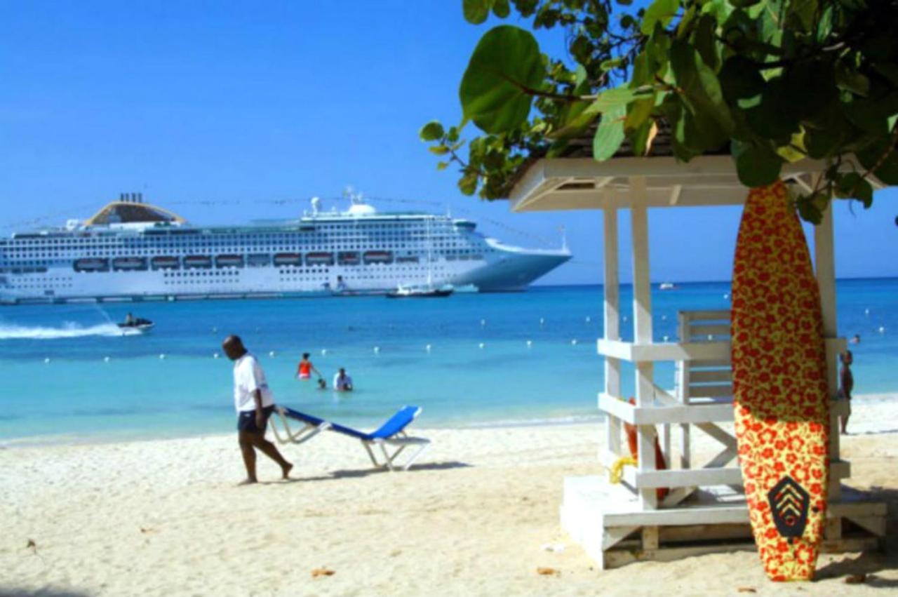 Beach-Side Condos At Turtle Beach Towers Ocho Rios Bagian luar foto